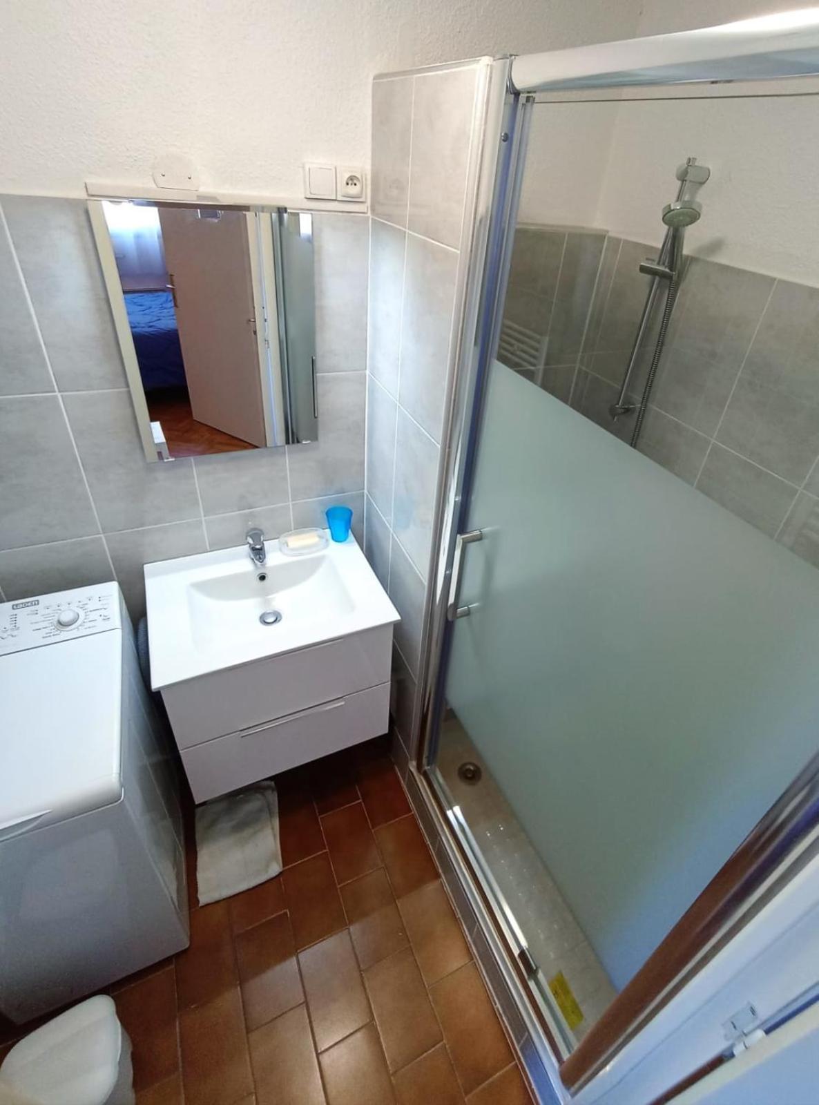 Apartment T2 Sleeping Corner 45 Places Beautiful View With Balcony Амбрюн Екстериор снимка